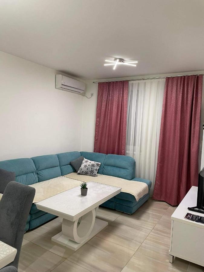 Apartman Sims Биелина Екстериор снимка